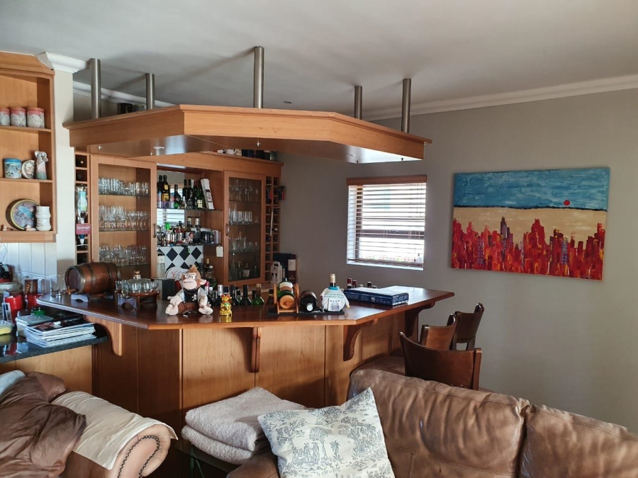 6 Bedroom Property for Sale in Myburgh Park Western Cape